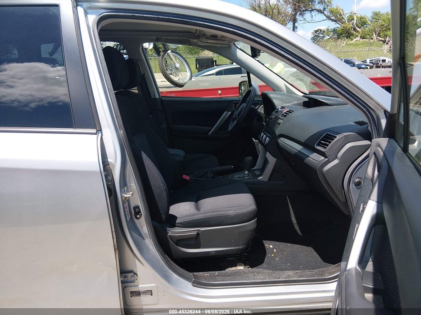 2018 SUBARU FORESTER auction photo 5