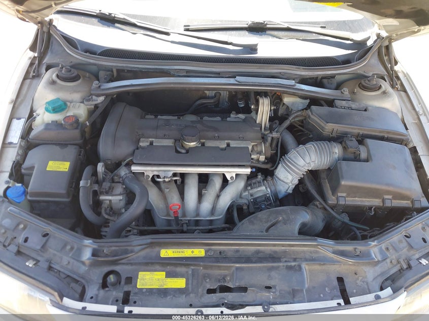 2002 Volvo V70 2.4 VIN: YV1SW61R221183738 Lot: 45326263