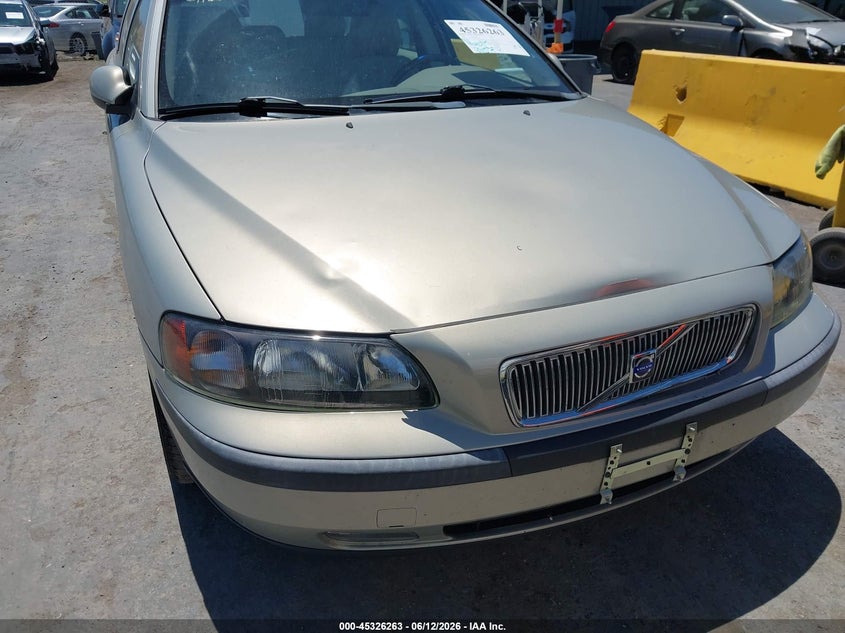 2002 Volvo V70 2.4 VIN: YV1SW61R221183738 Lot: 45326263