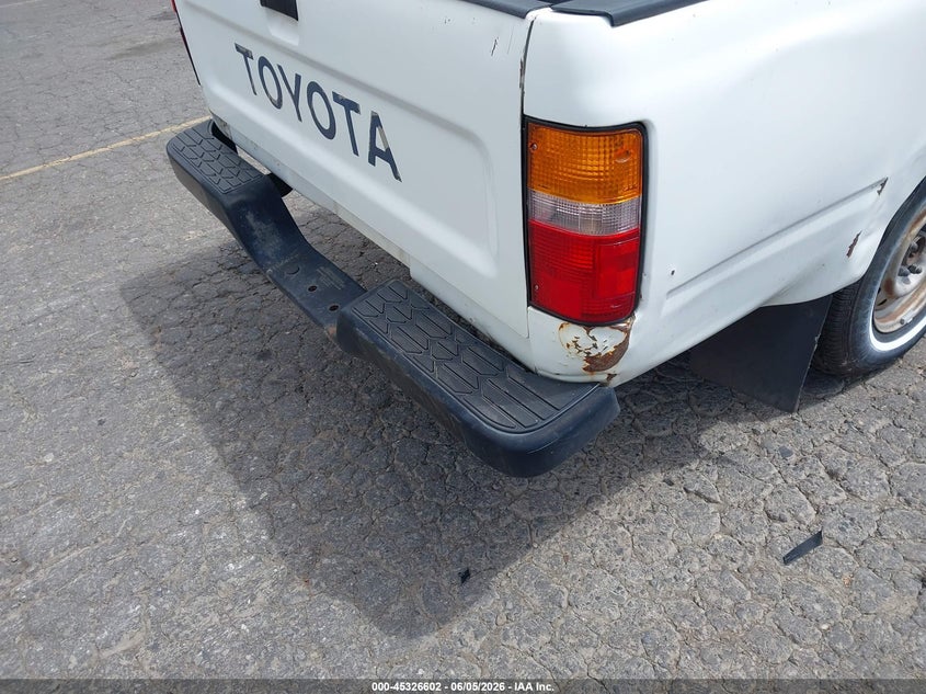 1992 Toyota Pickup 1/2 Ton Short Whlbase Stb VIN: 4TARN81A8NZ010417 Lot: 45326602