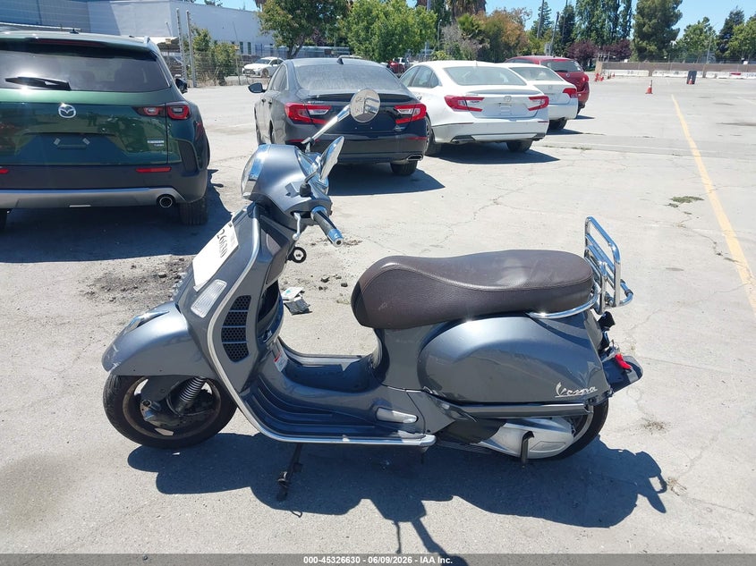 2022 VESPA GTS 300 SUPER UNKNOWN(VIN: ZAPMA39M8N5300593