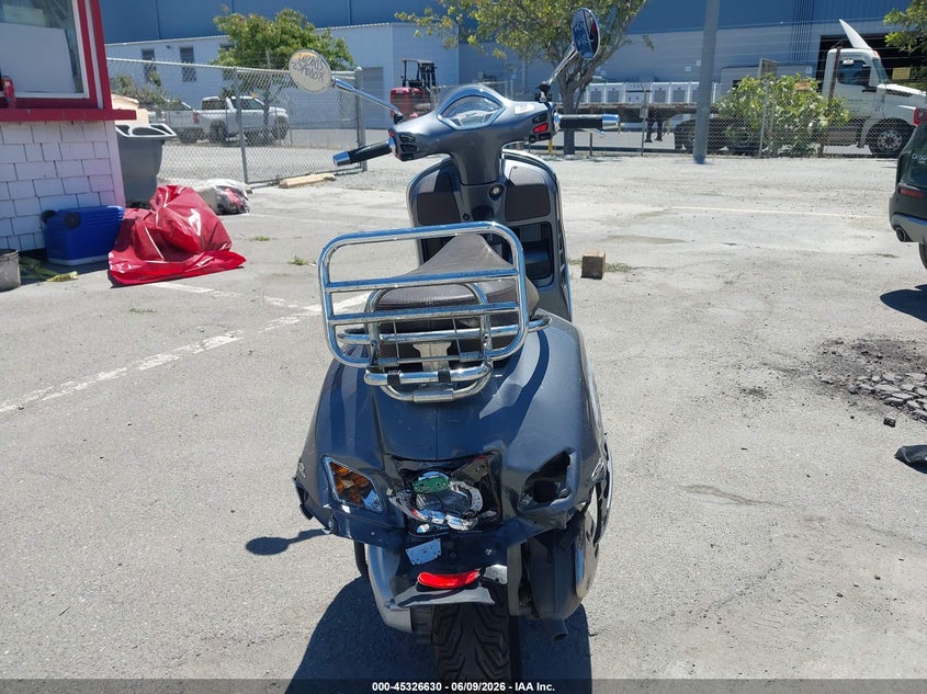 2022 VESPA GTS 300 SUPER UNKNOWN(VIN: ZAPMA39M8N5300593