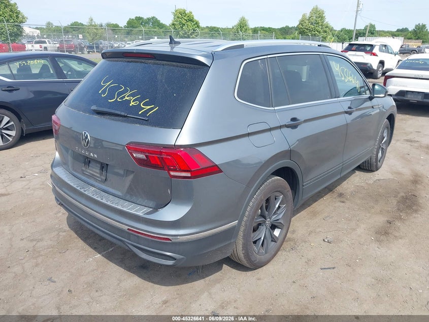 2023 VOLKSWAGEN TIGUAN auction photo 4