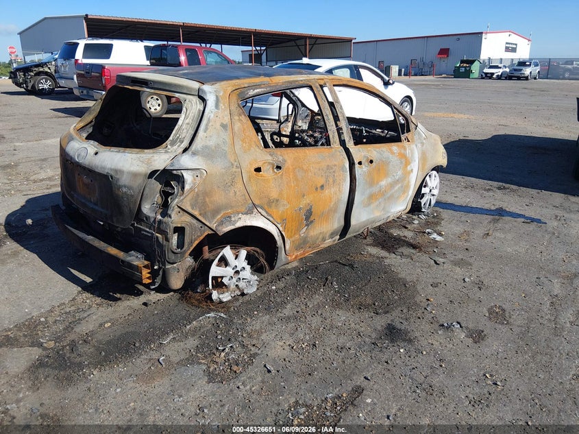 Vin: vnkktud35fa039575, lot: 45824584, toyota yaris le 20154