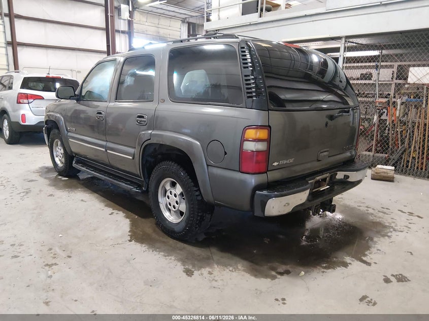 2002 CHEVROLET TAHOE auction photo 3