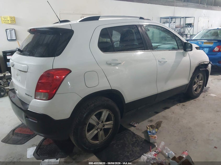2015 CHEVROLET TRAX auction photo 4
