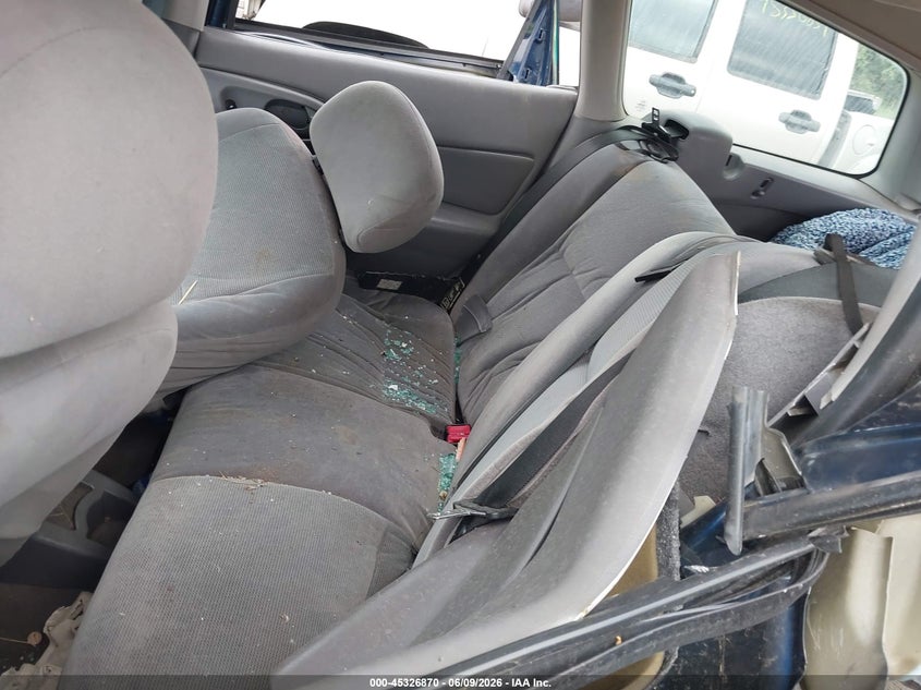 2002 FORD FOCUS auction photo 8