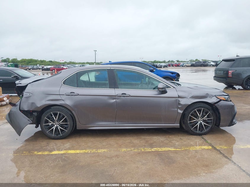 TOYOTA CAMRY - zdjęcie 14