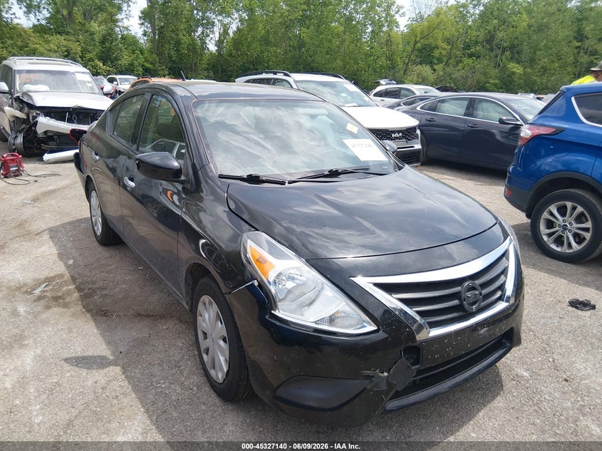 2019 NISSAN VERSA auction photo 1