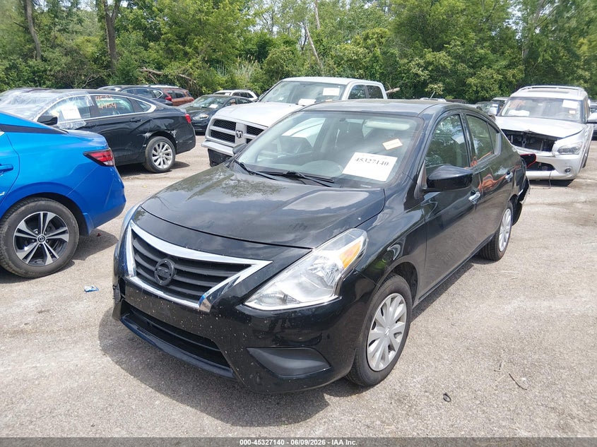 2019 NISSAN VERSA auction photo 2