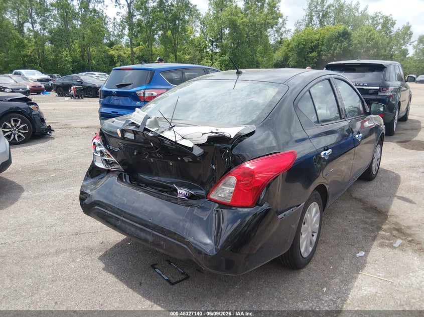 2019 NISSAN VERSA auction photo 4