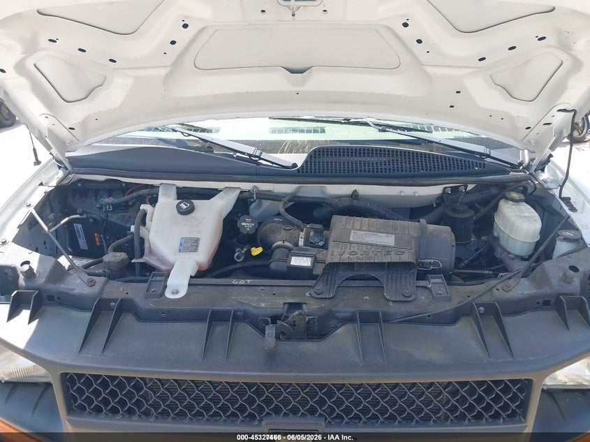 2016 CHEVROLET EXPRESS CUTAWAY 3500 — Photo 10