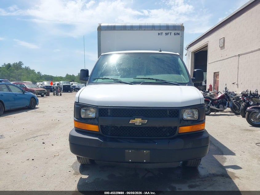 2016 CHEVROLET EXPRESS CUTAWAY 3500 — Photo 15