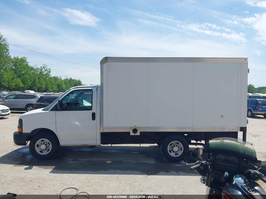 2016 CHEVROLET EXPRESS CUTAWAY 3500 — Photo 17