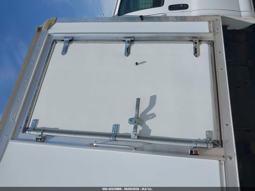 2016 CHEVROLET EXPRESS CUTAWAY 3500 — Photo 12