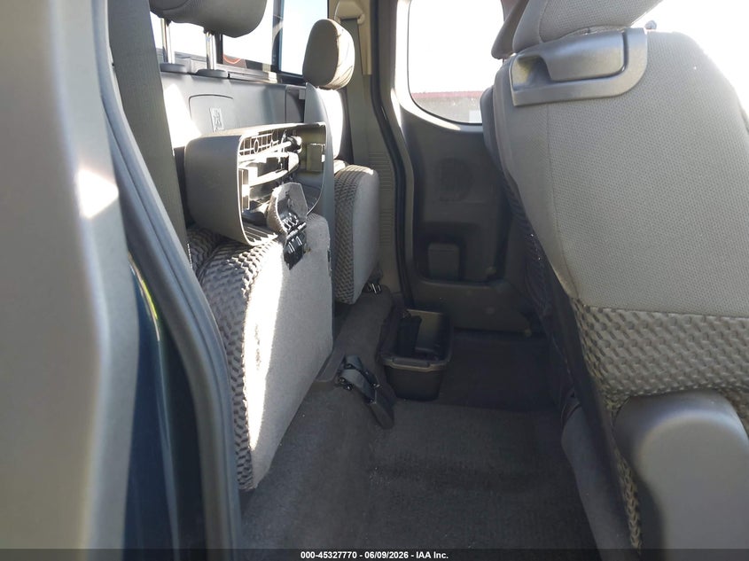 2014 NISSAN FRONTIER auction photo 8