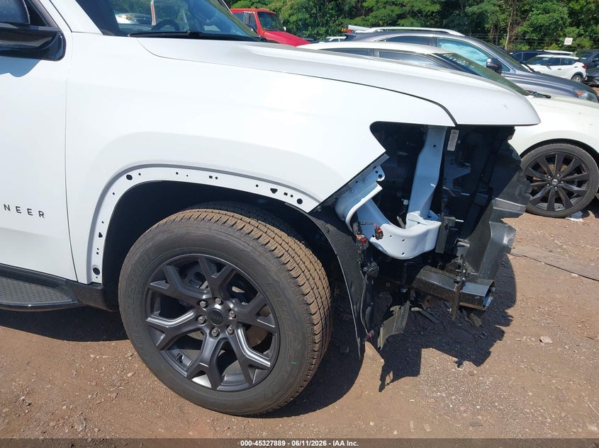 2026 Jeep Grand Wagoneer L - widok 18