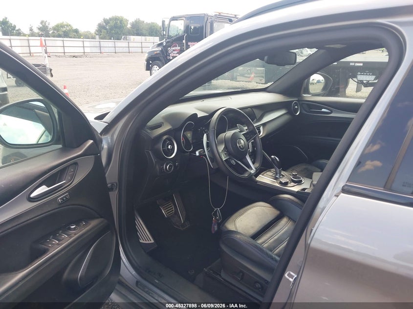 2018 Alfa Romeo Stelvio Ti Sport Awd VIN: ZASFAKNN3J7B81585 Lot: 45327898