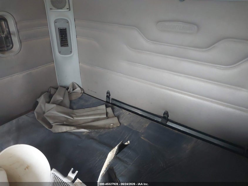 2009 OTHER FREIGHTLINER CONVENTIONAL COLUMBIA TRUCK N/A