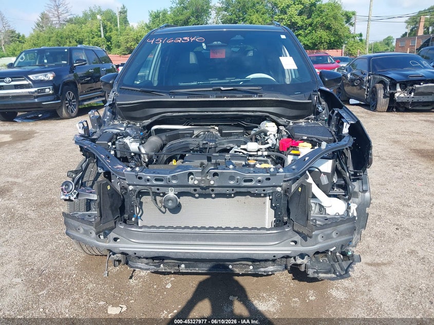 2025 SUBARU FORESTER auction photo 6