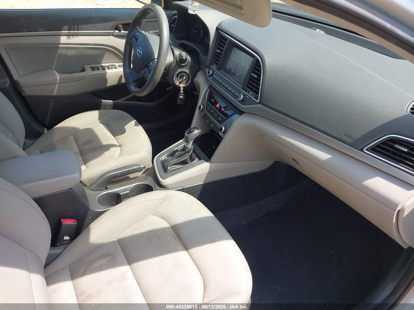 2017 HYUNDAI ELANTRA auction photo 5