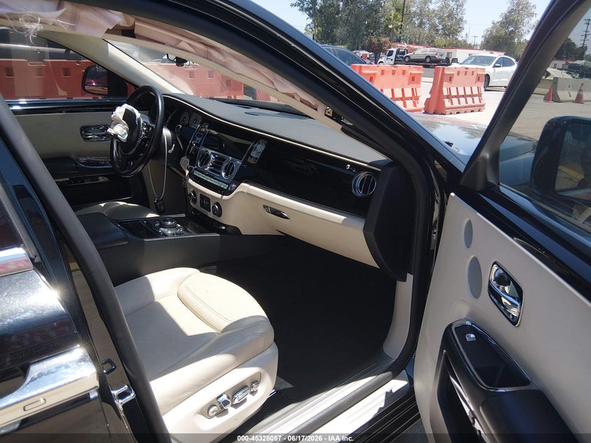 2015 ROLLS-ROYCE GHOST SEDAN 6.6L V-12 DI, DOHC, VVT, TURBO, 563HP
