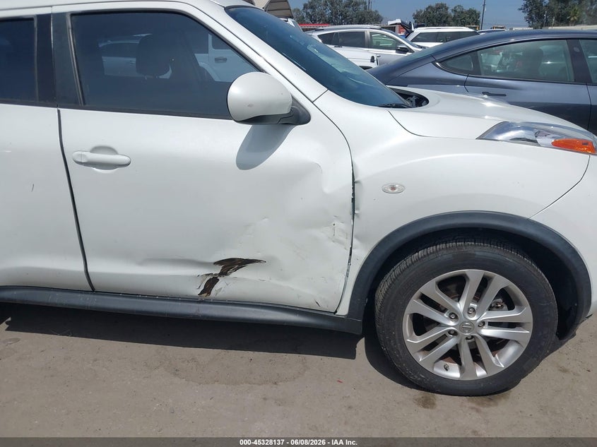 2014 Nissan Juke S VIN: JN8AF5MR4ET355658 Lot: 45328137