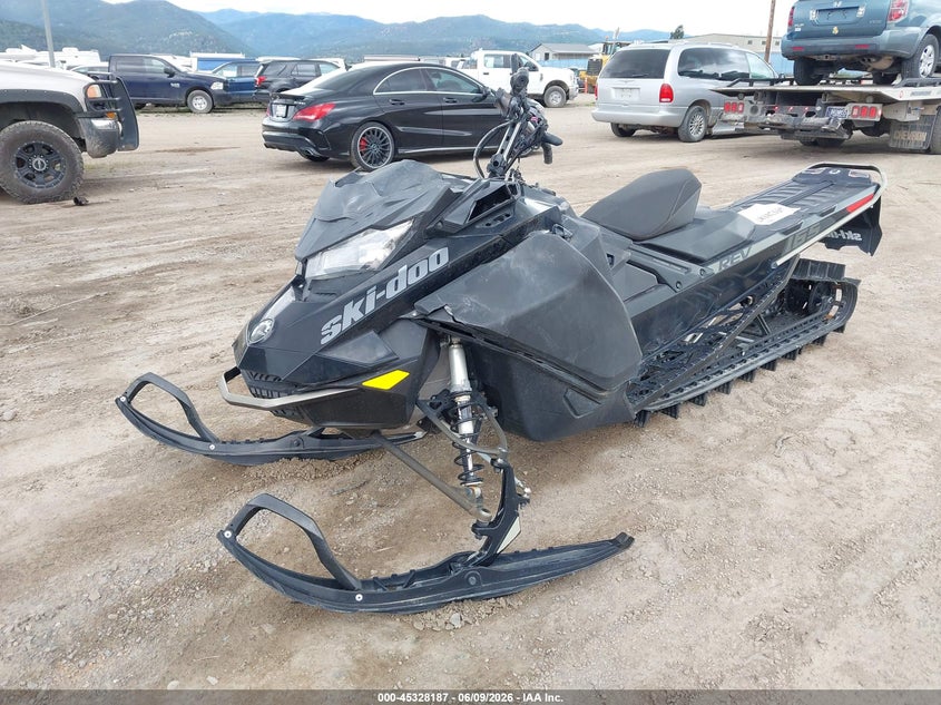 2020 SKI-DOO SUMMIT SP 850 E-TEC auction photo 2