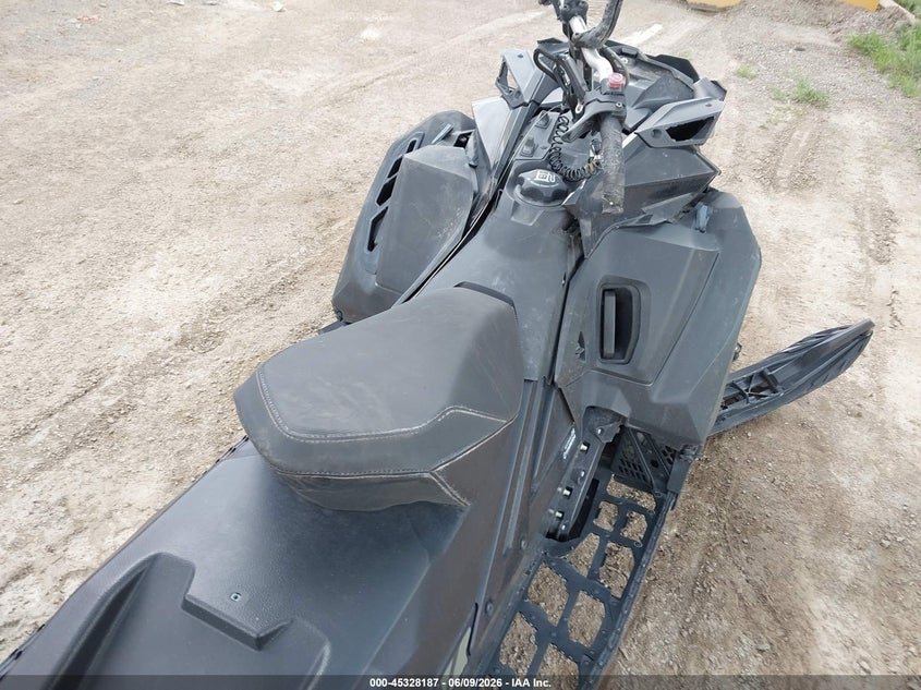 2020 SKI-DOO SUMMIT SP 850 E-TEC auction photo 8