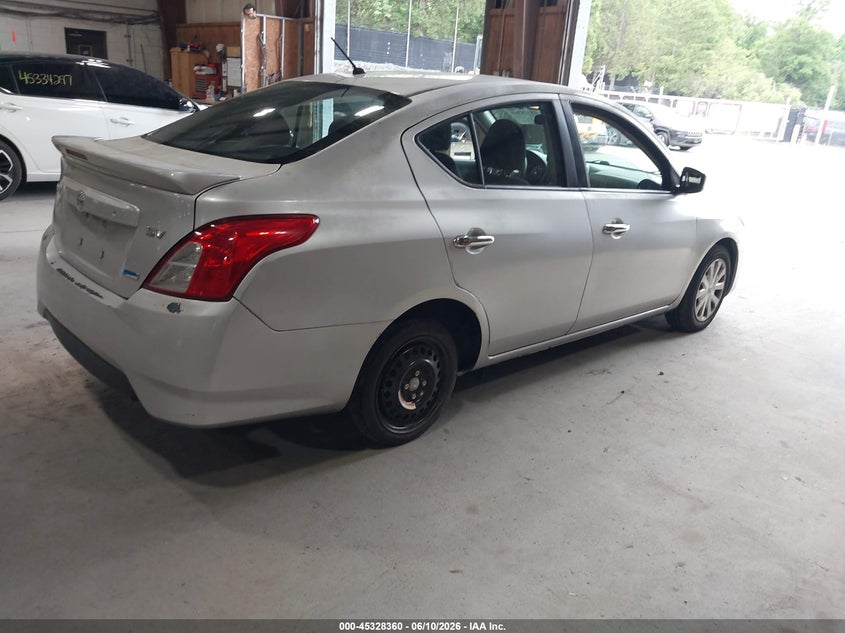 2018 NISSAN VERSA auction photo 4