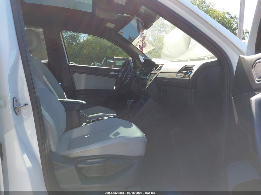 2021 VOLKSWAGEN TIGUAN auction photo 5