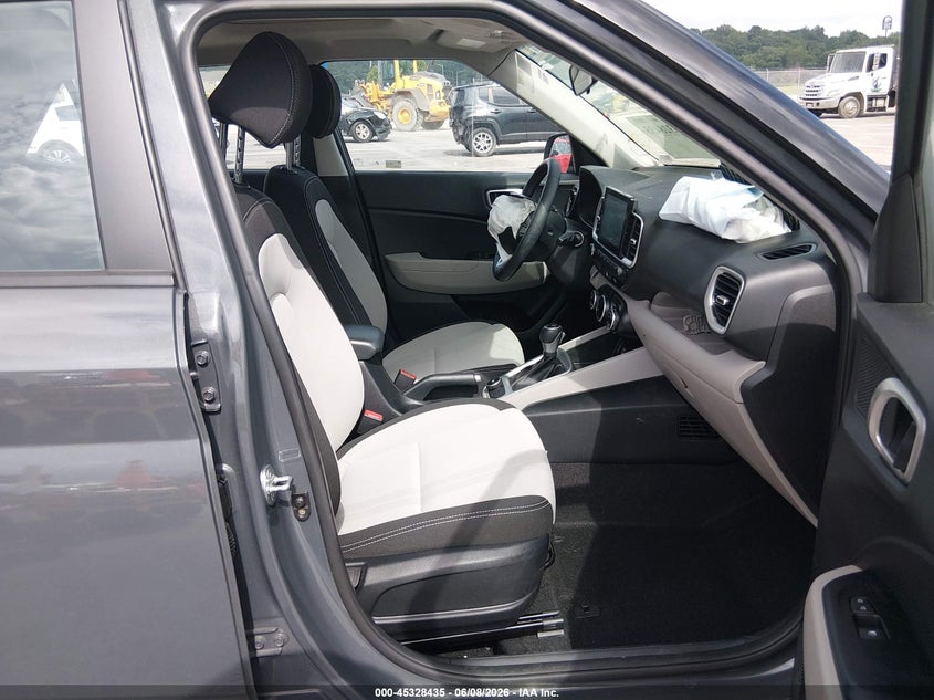 2024 HYUNDAI VENUE auction photo 5