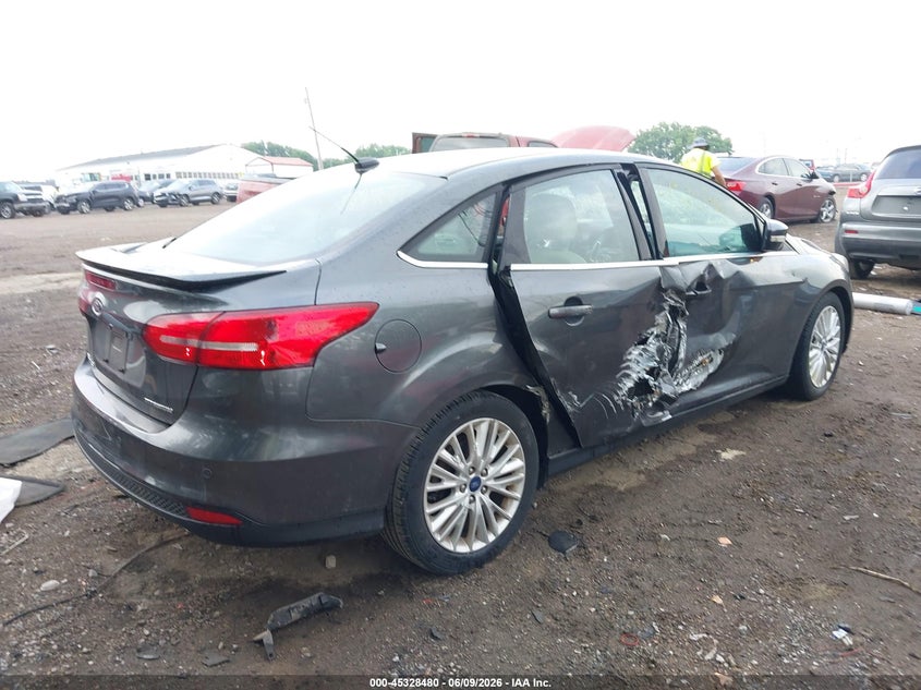 Vin: 1fadp3j28jl280710, lot: 45826413, ford focus titanium 20184