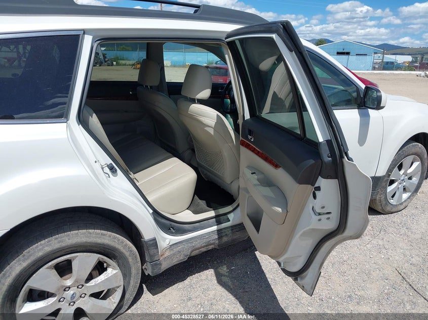 2012 SUBARU OUTBACK auction photo 8
