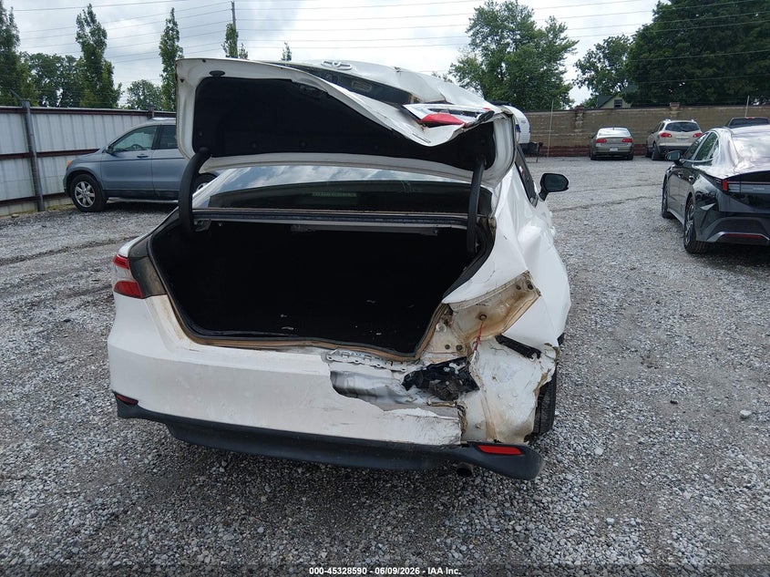 2018 TOYOTA CAMRY auction photo 6