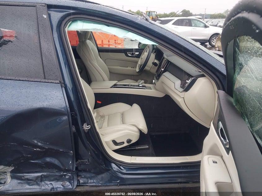 VOLVO XC60 2024 VIN YV4L12RM9R1842495