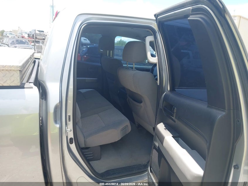 2010 TOYOTA TUNDRA auction photo 8