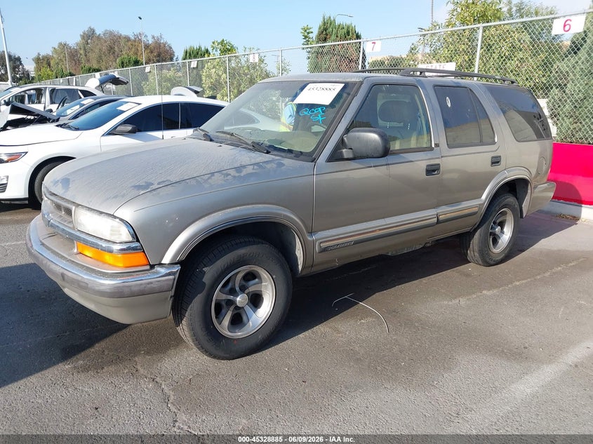 1GNCS13W7Y2229764 2000 Chevrolet Blazer Lt photo 1