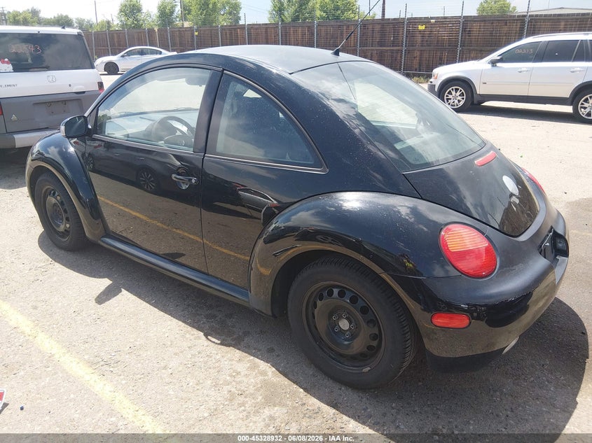 2005 VOLKSWAGEN NEW BEETLE auction photo 3