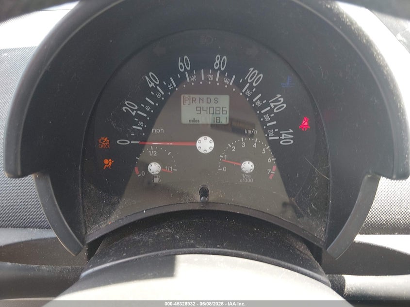 2005 VOLKSWAGEN NEW BEETLE auction photo 7