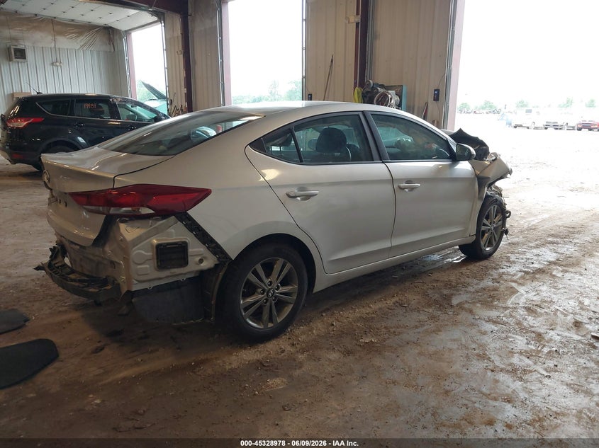 2018 HYUNDAI ELANTRA auction photo 4