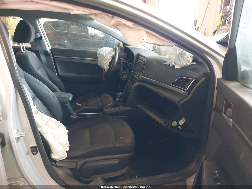 2018 HYUNDAI ELANTRA auction photo 5