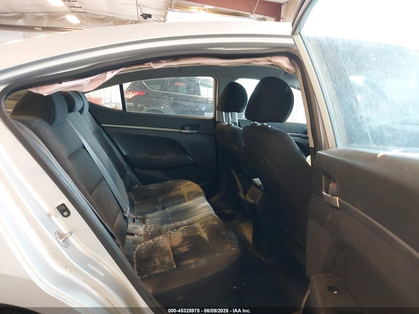 2018 HYUNDAI ELANTRA auction photo 8
