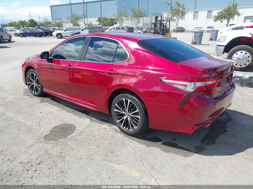 Vin: 4t1b11hk1ju553828, lot: 45826929, toyota camry se 20183