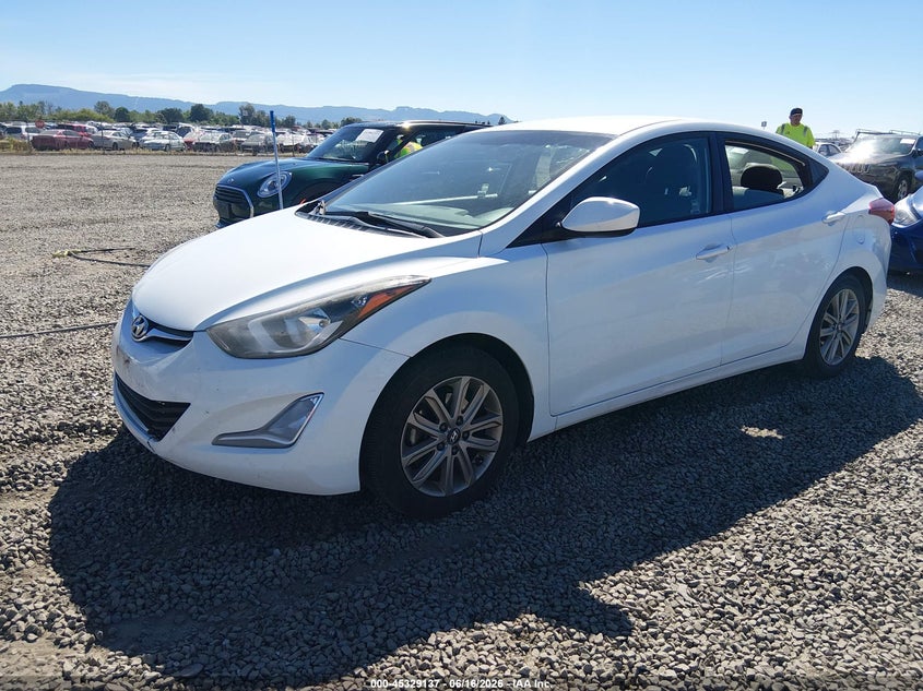 2016 HYUNDAI ELANTRA auction photo 2