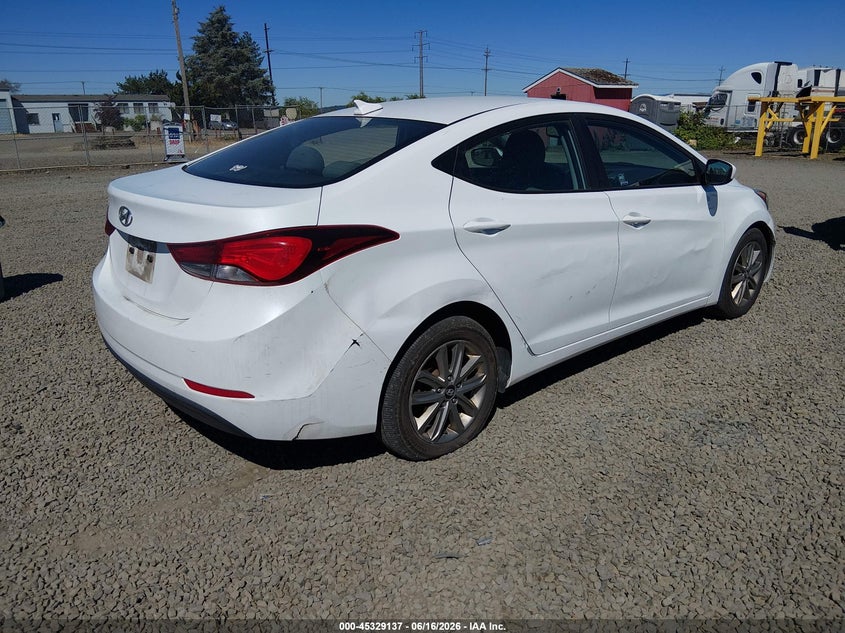 2016 HYUNDAI ELANTRA auction photo 4