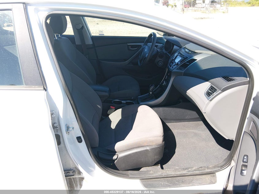 2016 HYUNDAI ELANTRA auction photo 5