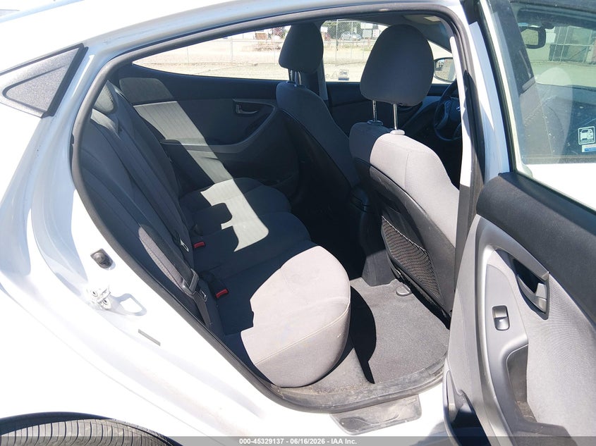 2016 HYUNDAI ELANTRA auction photo 8
