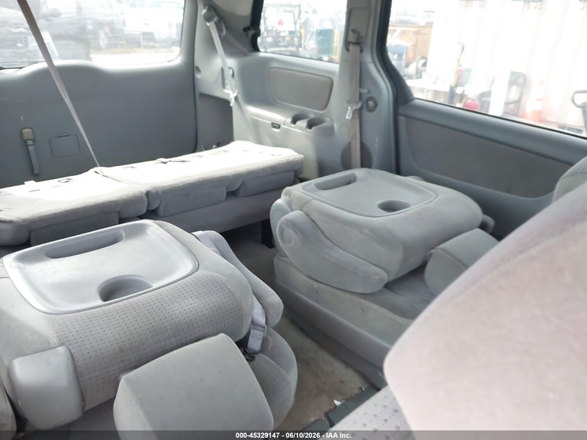 2006 TOYOTA SIENNA auction photo 8