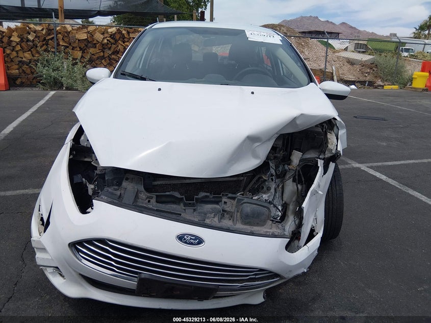VIN 3FADP4BJ8JM143132 2018 FORD FIESTA SE